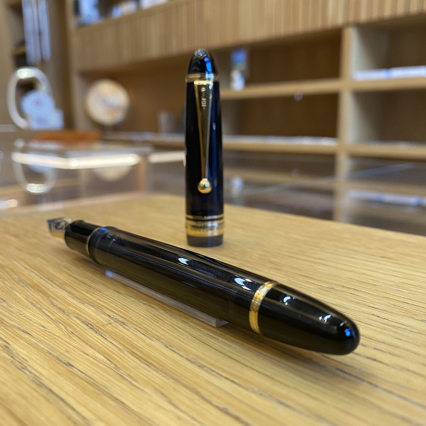 Fountain pen Pilot Custom 823 black