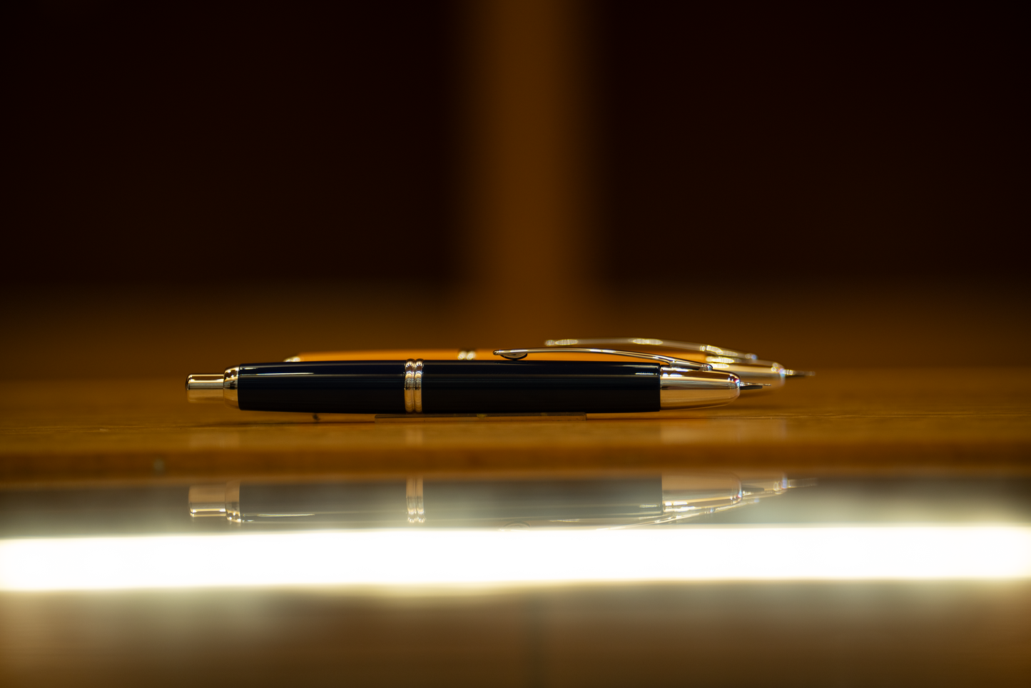 Luxury fountain pen capless pilot black side bottom view