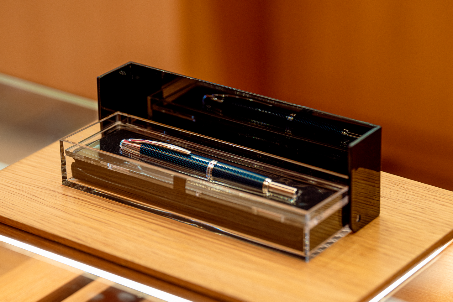 Pilot capless graphite blue, luxury japanese fountain pen with 18 carat gold nib